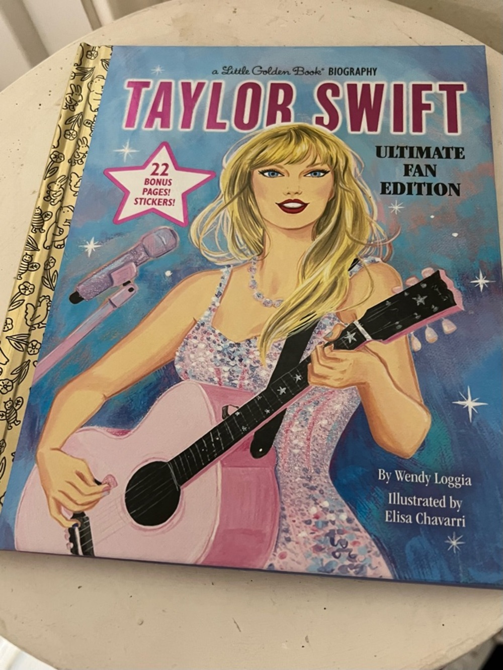 Taylor Swift Ultimate Fan Edition - Pink/Blue Kids Book